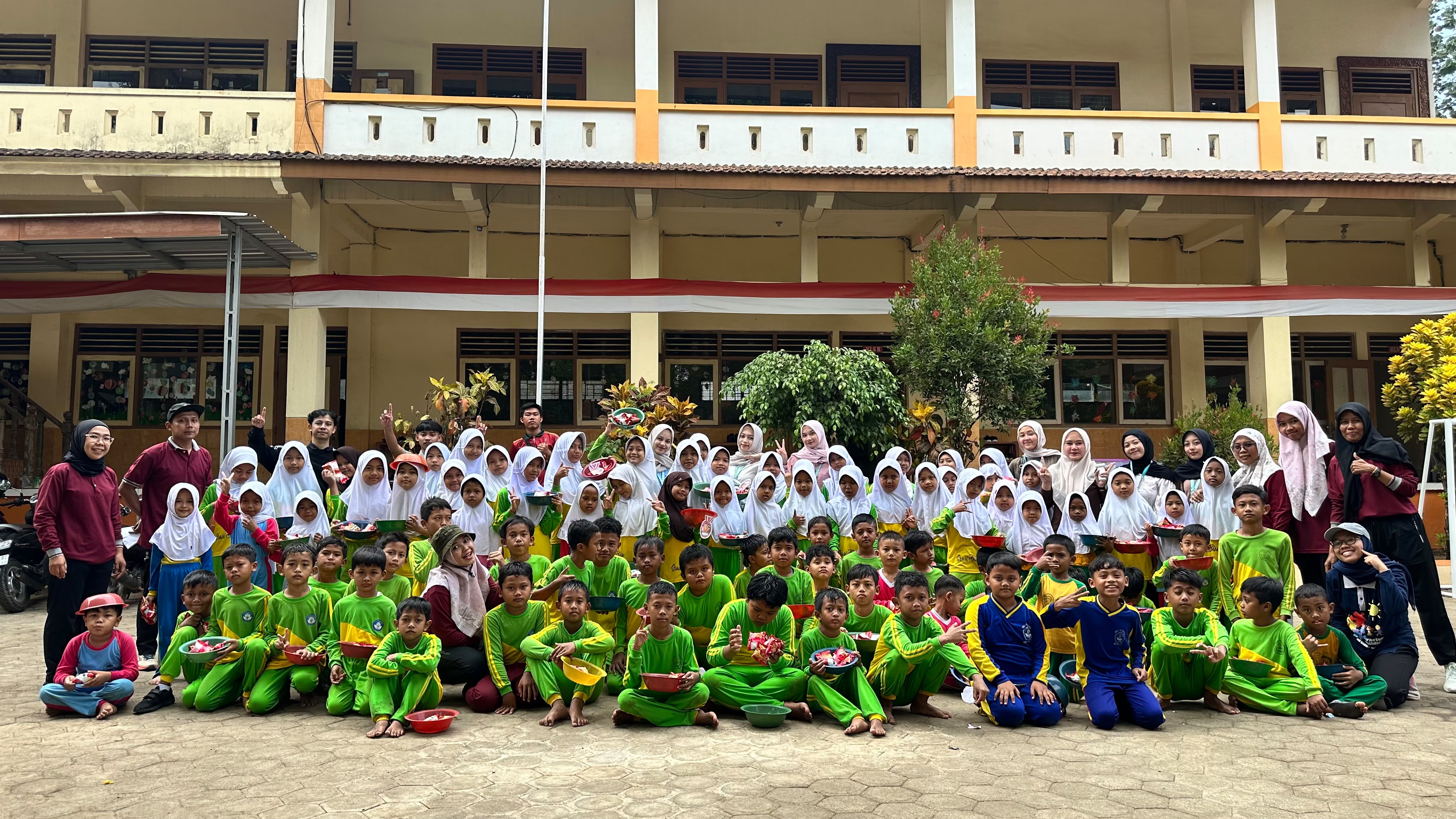 Mahasiswa KKN XXI UNISNU Dampingi Pelaksanaan Lomba di SDN 1 Rajekwesi