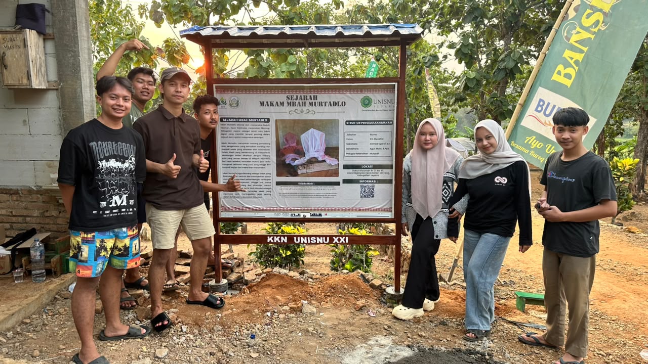 Pembuatan Papan Sejarah Petilasan Mbah Murtadlo